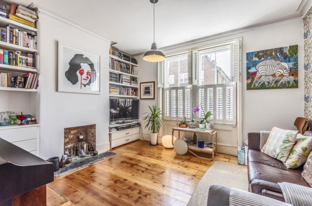 2 bed 1st Floor Flat for rent in Camberwell. From Kinleigh Folkard & Hayward - Sales - Kennington