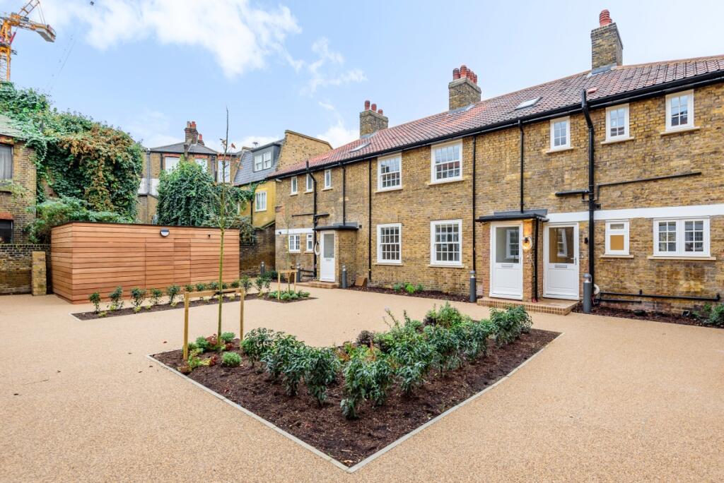 2 bed Mid Terraced House for rent in London. From Kinleigh Folkard & Hayward - Sales - Kennington
