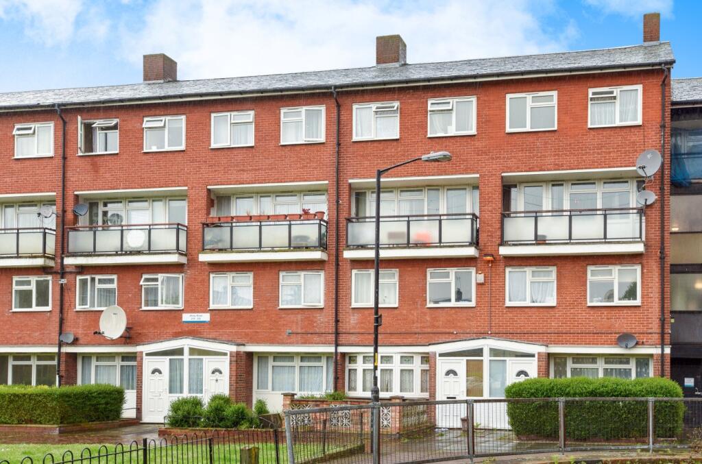 4 bed 1st Floor Flat for rent in London. From Kinleigh Folkard & Hayward - Sales - Kennington