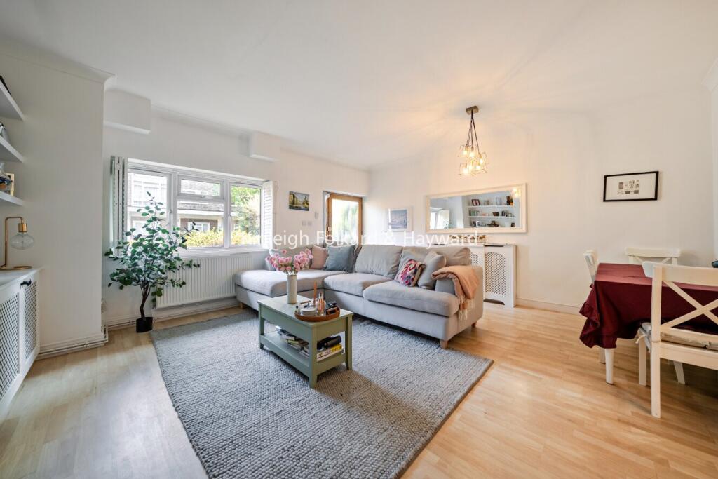 2 bed Mid Terraced House for rent in London. From Kinleigh Folkard & Hayward - Sales - Kennington