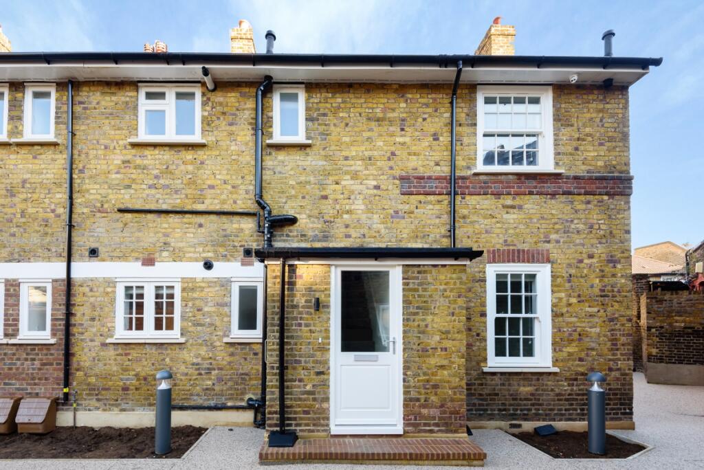 2 bed Mid Terraced House for rent in London. From Kinleigh Folkard & Hayward - Sales - Kennington 2 bed Mid Terraced House for rent in London. From Kinleigh Folkard & Hayward - Sales - Kennington