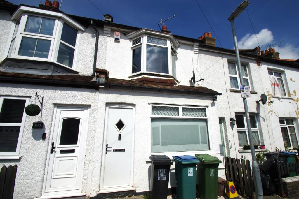 2 bed Mid Terraced House for rent in Watford. From Marshall Vizard