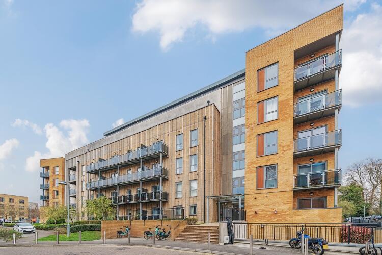 1 bed Apartment for rent in Merton. From Kinleigh Folkard & Hayward
