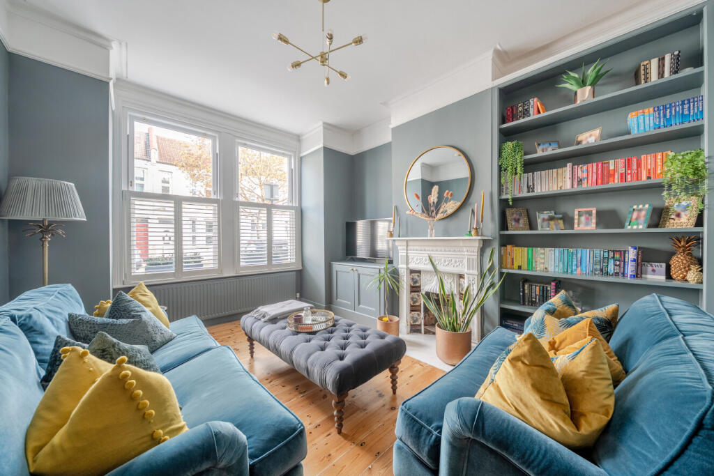 1 bed Not Specified for rent in London. From Kinleigh Folkard & Hayward - Lettings - Earlsfield