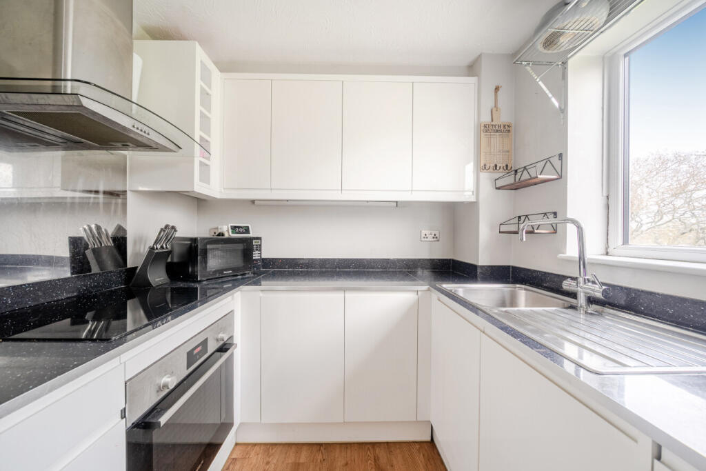 2 bed 1st Floor Flat for rent in Wimbledon. From Kinleigh Folkard & Hayward - Lettings - Earlsfield 2 bed 1st Floor Flat for rent in Wimbledon. From Kinleigh Folkard & Hayward - Lettings - Earlsfield