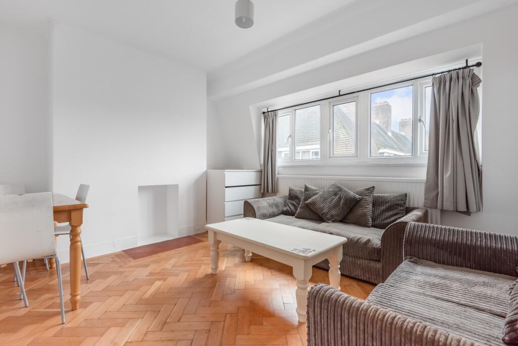 4 bed 1st Floor Flat for rent in London. From Kinleigh Folkard & Hayward - Lettings - Earlsfield