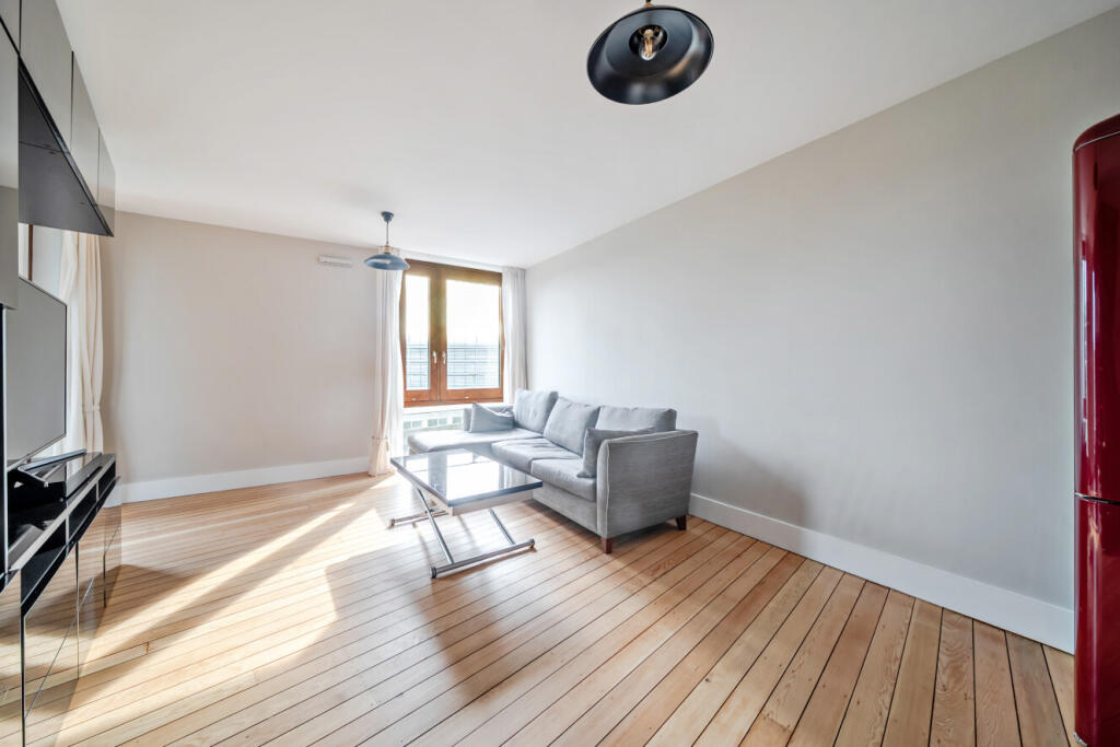 1 bed 1st Floor Flat for rent in Wandsworth. From Kinleigh Folkard & Hayward - Lettings - Earlsfield
