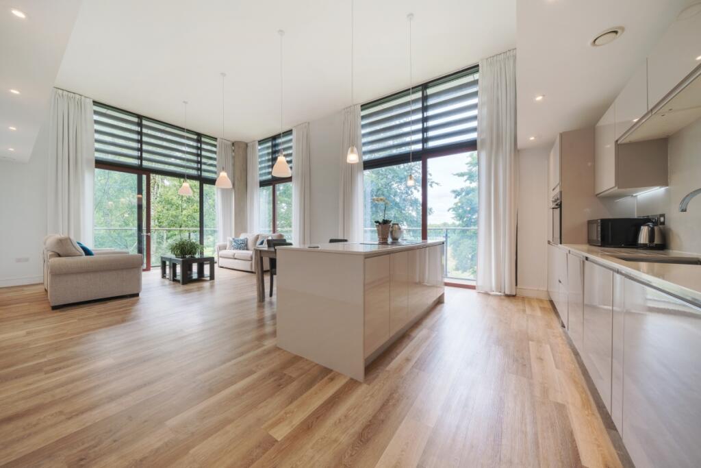 2 bed 1st Floor Flat for rent in Wandsworth. From Kinleigh Folkard & Hayward - Lettings - Earlsfield