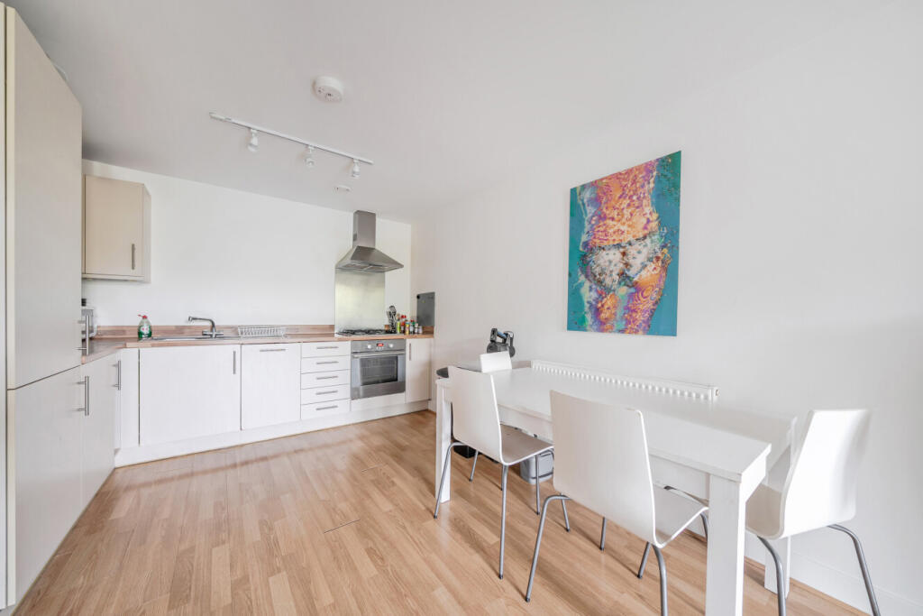 2 bed 1st Floor Flat for rent in London. From Kinleigh Folkard & Hayward - Lettings - Earlsfield