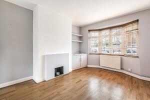 2 bed Annexe for rent in Wandsworth. From Kinleigh Folkard & Hayward - Lettings - Earlsfield