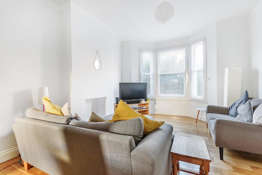 3 bed Detached for rent in Wandsworth. From Kinleigh Folkard & Hayward - Lettings - Earlsfield 3 bed Detached for rent in Wandsworth. From Kinleigh Folkard & Hayward - Lettings - Earlsfield