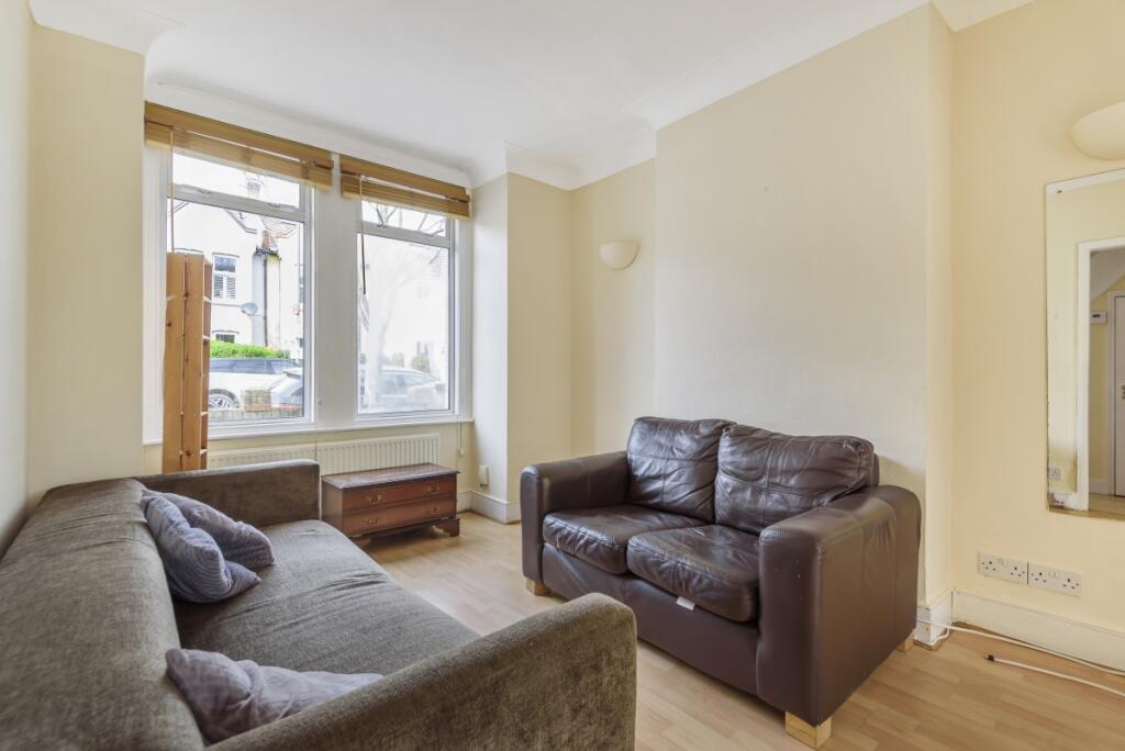 3 bed Mid Terraced House for rent in London. From Kinleigh Folkard & Hayward - Lettings - Earlsfield 3 bed Mid Terraced House for rent in London. From Kinleigh Folkard & Hayward - Lettings - Earlsfield