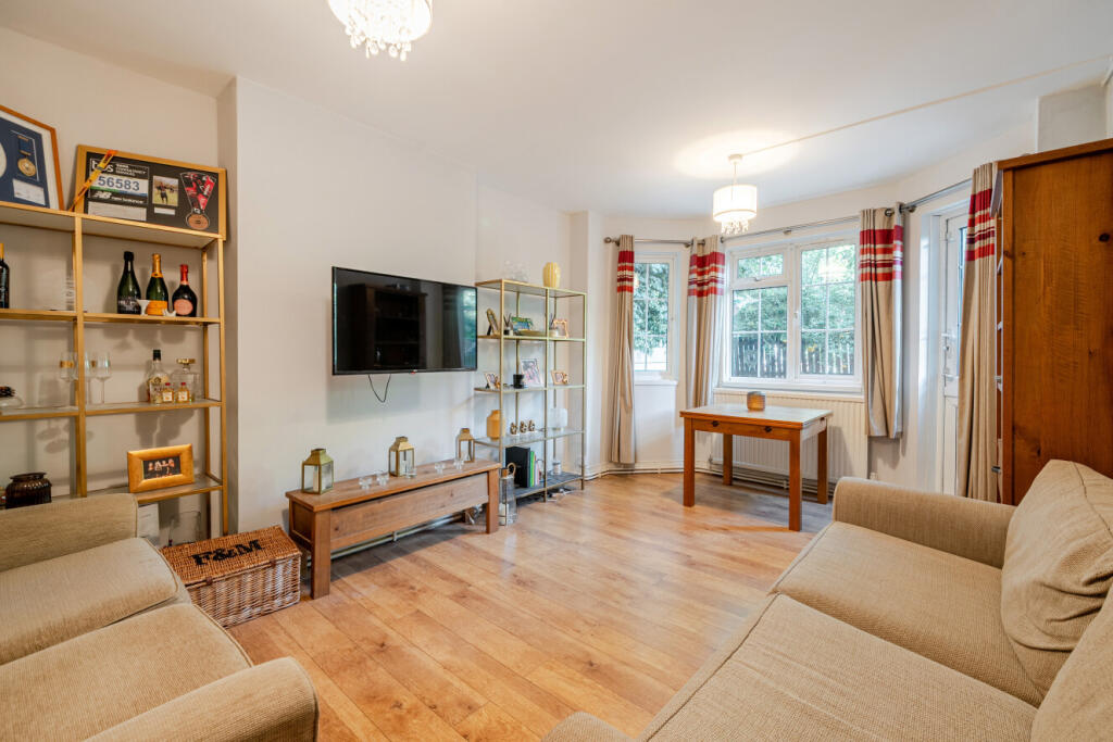 2 bed House (unspecified) for rent in London. From Kinleigh Folkard & Hayward - Lettings - Earlsfield