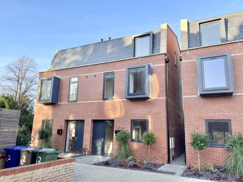 4 bed Semi Detached for rent in Grimsby. From Crofts Estate Agents - Cleethorpes