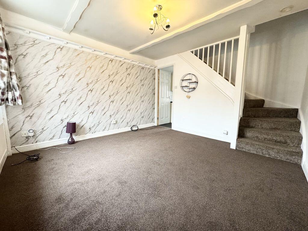 2 bed Mid Terraced House for rent in Grimsby. From Crofts Estate Agents - Cleethorpes