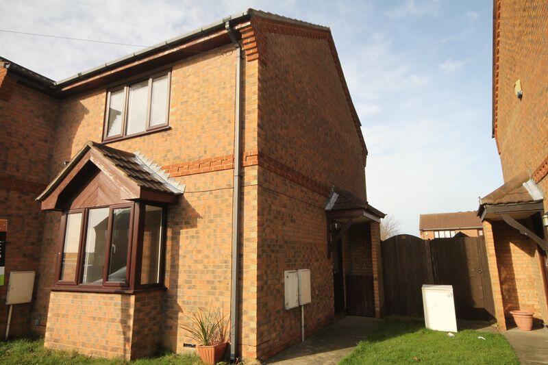 2 bed Mid Terraced House for rent in Grimsby. From Crofts Estate Agents - Cleethorpes