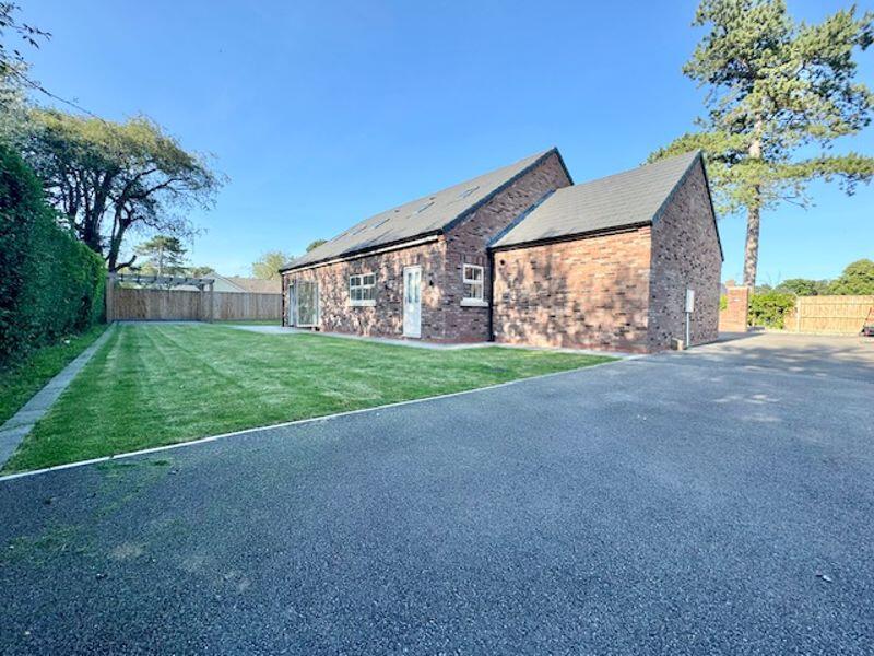 5 bed Detached for rent in New Waltham. From Crofts Estate Agents - Cleethorpes