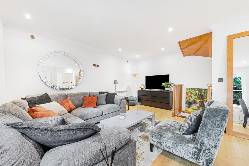 3 bed Annexe for rent in London. From Knight Frank - Hampstead 3 bed Annexe for rent in London. From Knight Frank - Hampstead