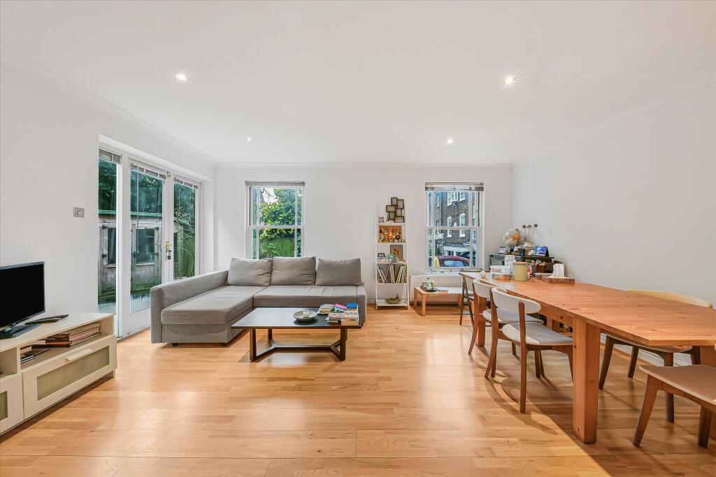 3 bed Mid Terraced House for rent in London. From Knight Frank - Hampstead 3 bed Mid Terraced House for rent in London. From Knight Frank - Hampstead