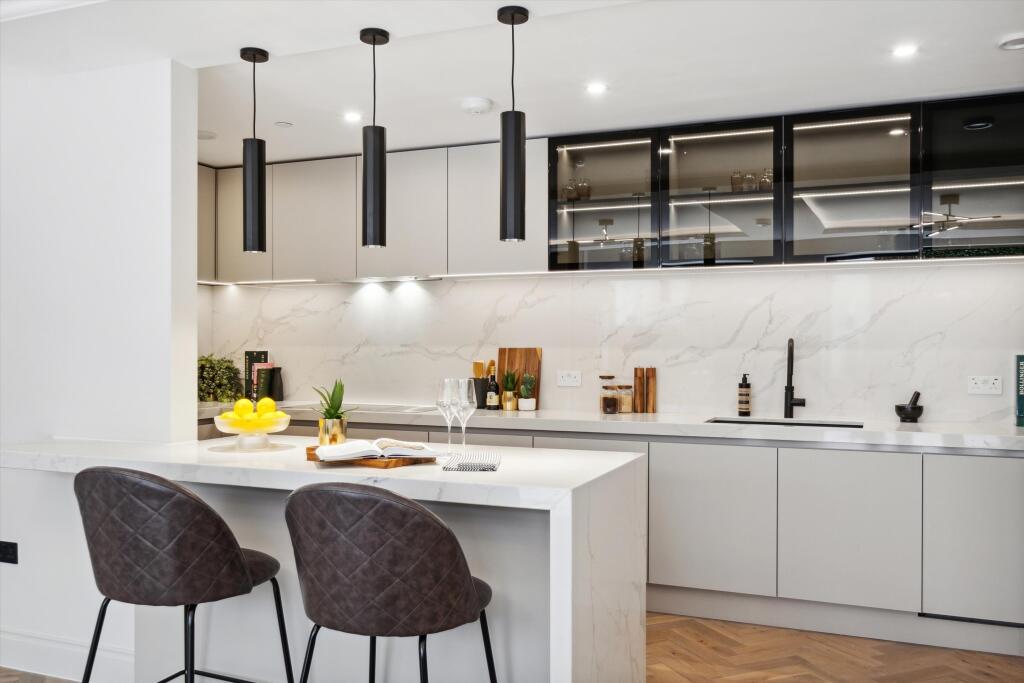 2 bed 1st Floor Flat for rent in London. From Knight Frank - Hampstead