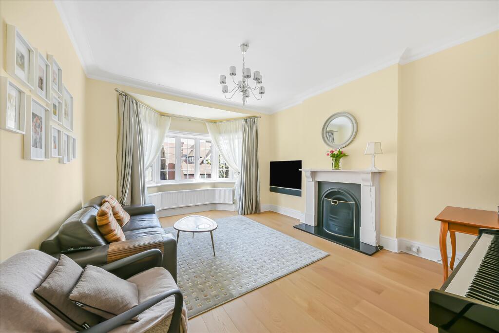 3 bed 1st Floor Flat for rent in Hampstead. From Knight Frank - Hampstead