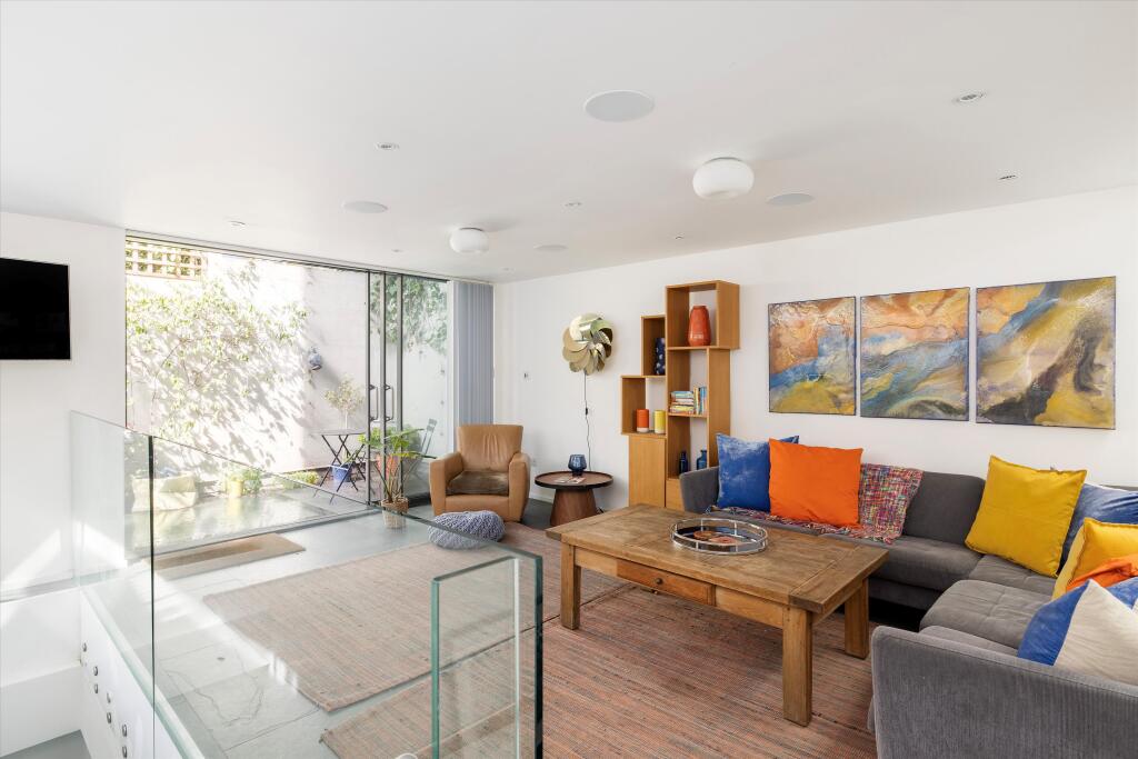 4 bed Town House for rent in Hampstead. From Knight Frank - Hampstead