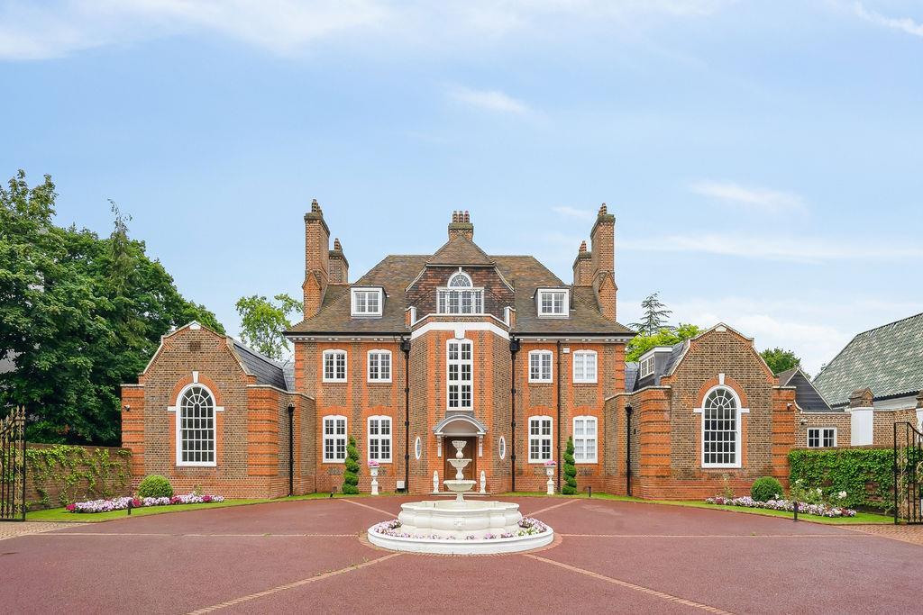 11 bed Detached for rent in Finchley. From Knight Frank - Hampstead