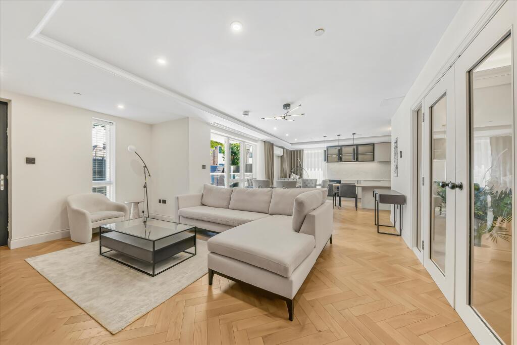 3 bed 1st Floor Flat for rent in Hendon. From Knight Frank - Hampstead