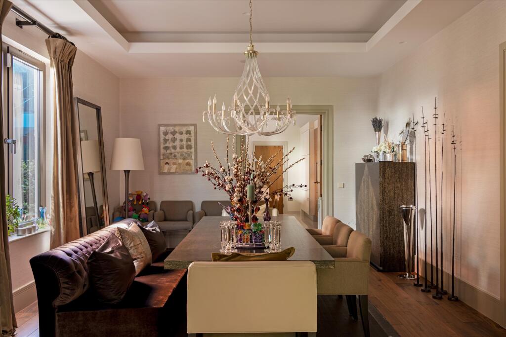 3 bed 1st Floor Flat for rent in Finchley. From Knight Frank - Hampstead