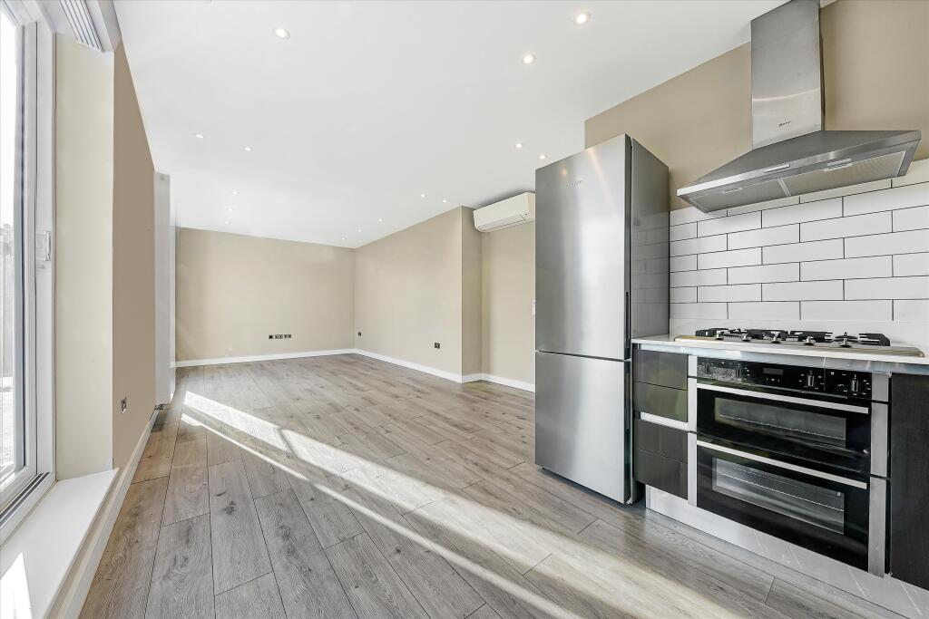 2 bed 1st Floor Flat for rent in Hendon. From Knight Frank - Hampstead 2 bed 1st Floor Flat for rent in Hendon. From Knight Frank - Hampstead