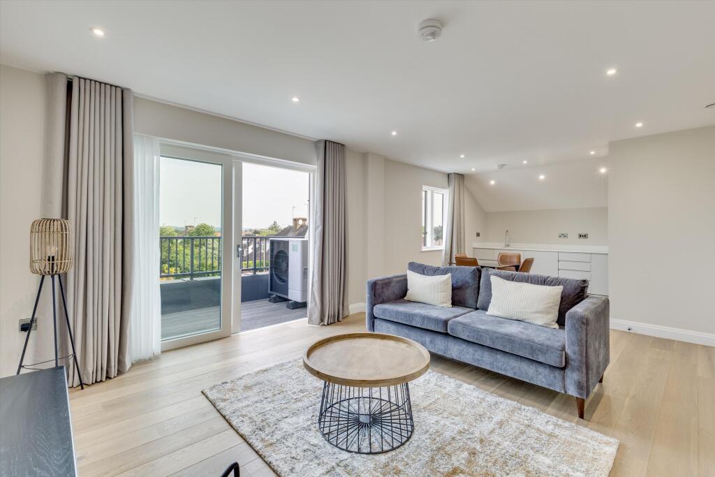 2 bed 1st Floor Flat for rent in London. From Knight Frank - Hampstead
