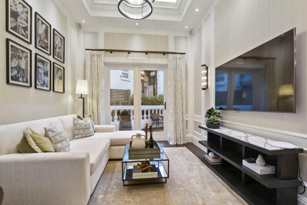 2 bed Apartment for rent in Kensington. From Beauchamp Estates Ltd - New Homes