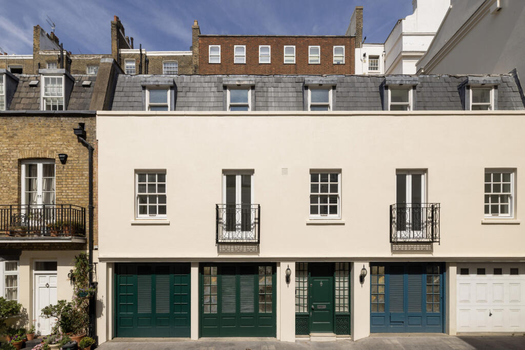 3 bed Mews for rent in Chelsea. From Beauchamp Estates Ltd - New Homes