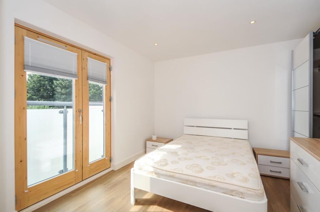 2 bed Apartment for rent in Wood Green. From Kinleigh Folkard & Hayward