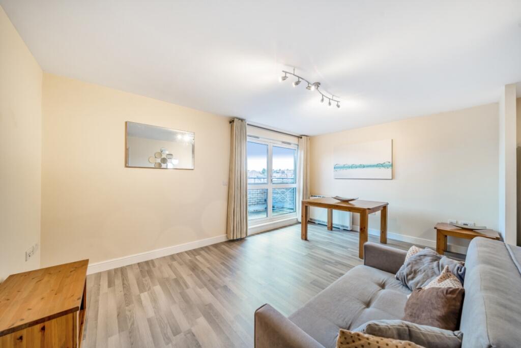 1 bed 1st Floor Flat for rent in London. From Kinleigh Folkard & Hayward - Sales - Muswell Hill