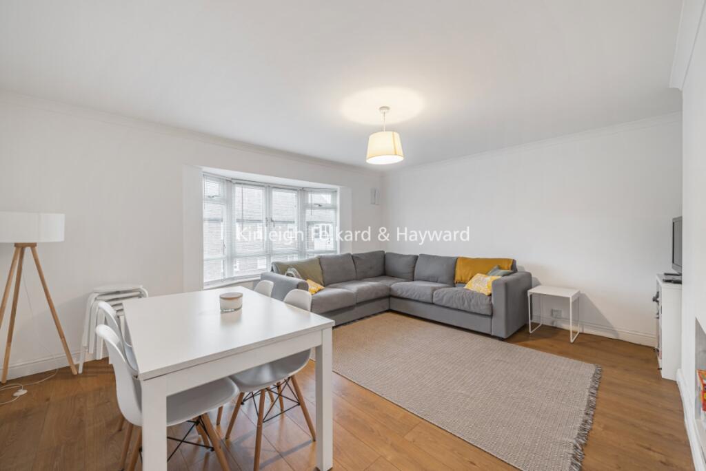 3 bed 1st Floor Flat for rent in London. From Kinleigh Folkard & Hayward - Sales - Muswell Hill