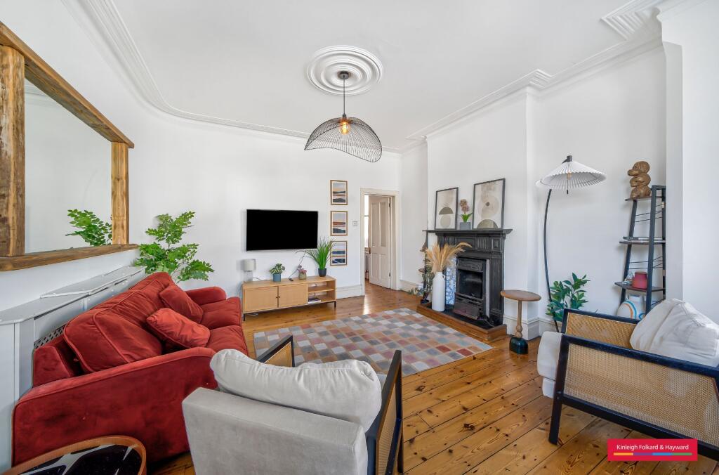 2 bed 1st Floor Flat for rent in Friern Barnet. From Kinleigh Folkard & Hayward - Sales - Muswell Hill