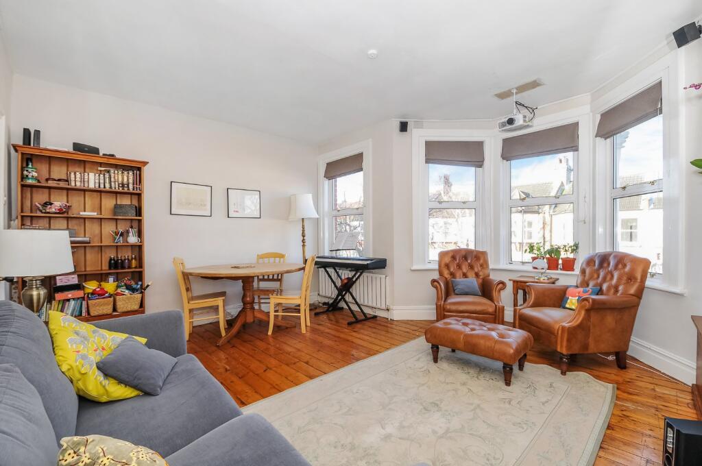2 bed 1st Floor Flat for rent in London. From Kinleigh Folkard & Hayward - Sales - Muswell Hill