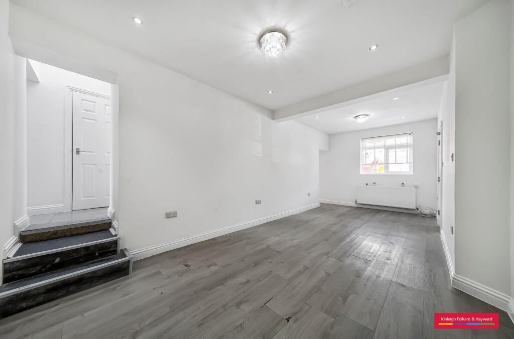 4 bed Mid Terraced House for rent in London. From Kinleigh Folkard & Hayward - Sales - Muswell Hill