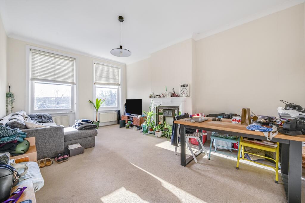 2 bed 1st Floor Flat for rent in Hornsey. From Kinleigh Folkard & Hayward - Sales - Muswell Hill