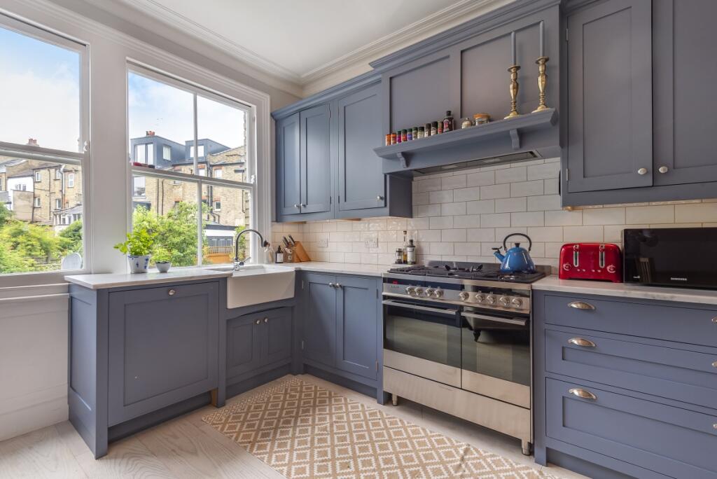 3 bed Annexe for rent in Hornsey. From Kinleigh Folkard & Hayward - Sales - Muswell Hill