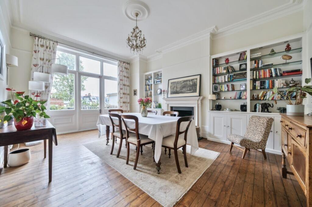 5 bed Mid Terraced House for rent in London. From Kinleigh Folkard & Hayward - Sales - Muswell Hill