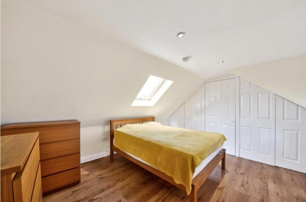 7 bed Detached for rent in London. From Kinleigh Folkard & Hayward - Sales - Muswell Hill 7 bed Detached for rent in London. From Kinleigh Folkard & Hayward - Sales - Muswell Hill