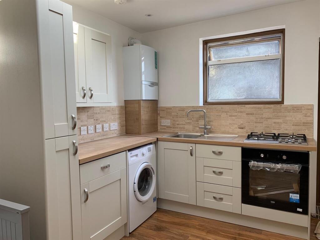 4 bed Studio for rent in Acton. From Rolfe East - Acton