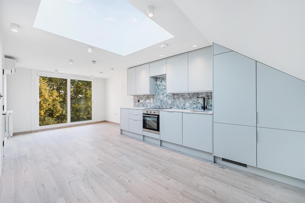 1 bed 1st Floor Flat for rent in Acton. From Rolfe East - Acton
