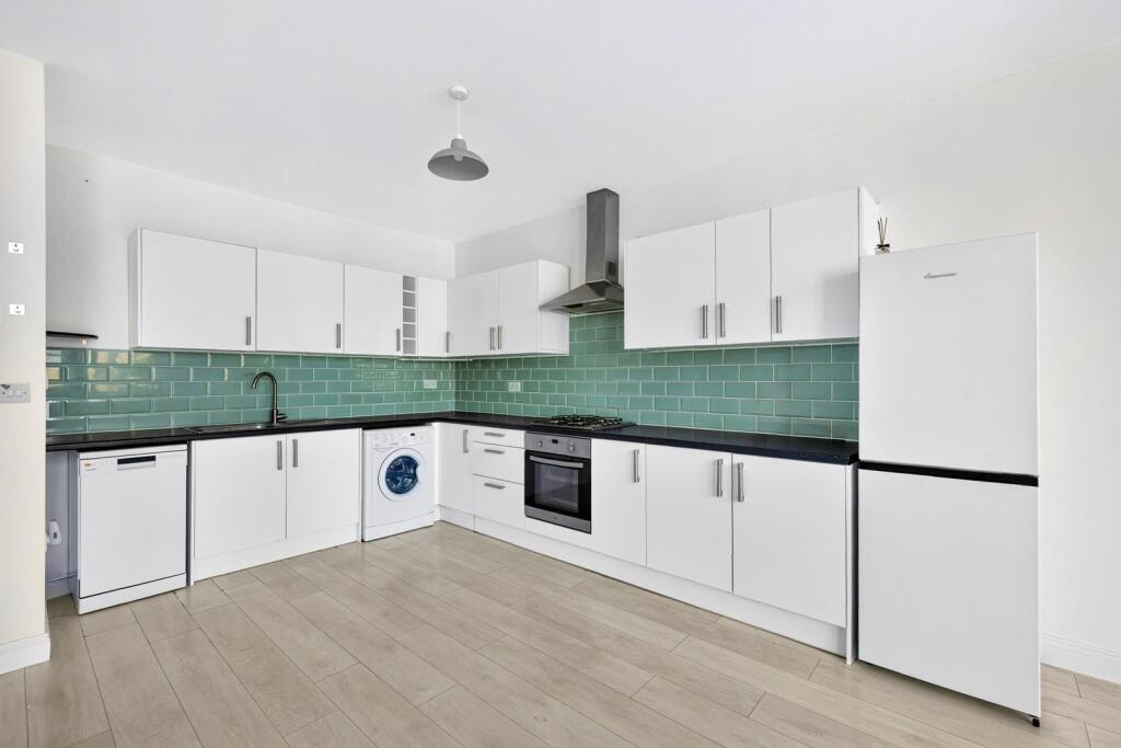 2 bed 1st Floor Flat for rent in Teddington. From Rolfe East - Acton 2 bed 1st Floor Flat for rent in Teddington. From Rolfe East - Acton