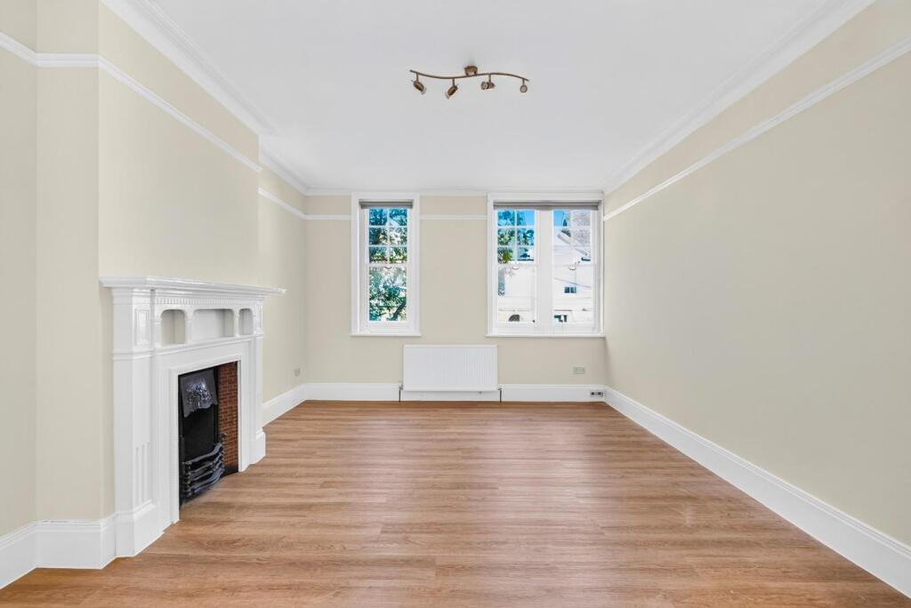 3 bed 1st Floor Flat for rent in Teddington. From Rolfe East - Acton