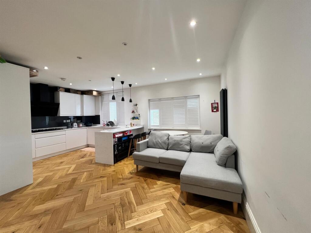 2 bed 1st Floor Flat for rent in Acton. From Rolfe East - Acton