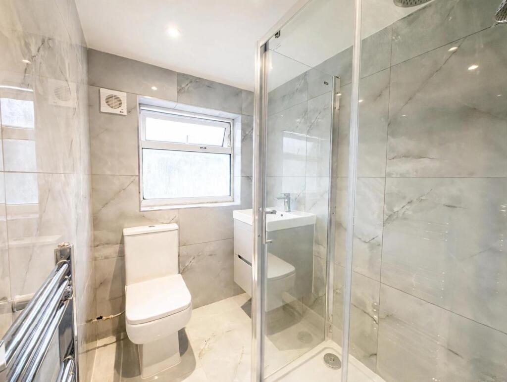 3 bed House (unspecified) for rent in London. From Rolfe East - Acton