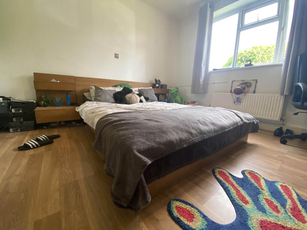 3 bed 1st Floor Flat for rent in Gatley. From Flax & Co - Manchester 3 bed 1st Floor Flat for rent in Gatley. From Flax & Co - Manchester
